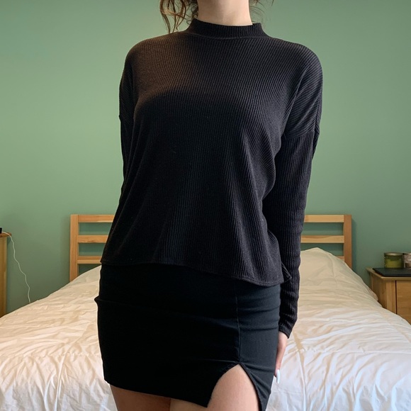 Sold Half turtleneck top ✨ - Picture 3 of 4